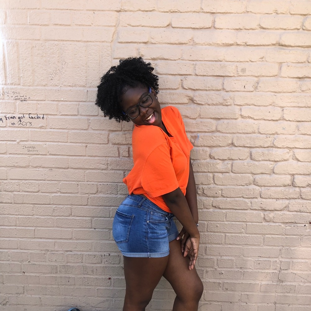 Meet your Posher, Julia